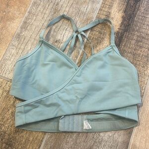 Alphalete Green Wrap V-Neck Sports Small Small S